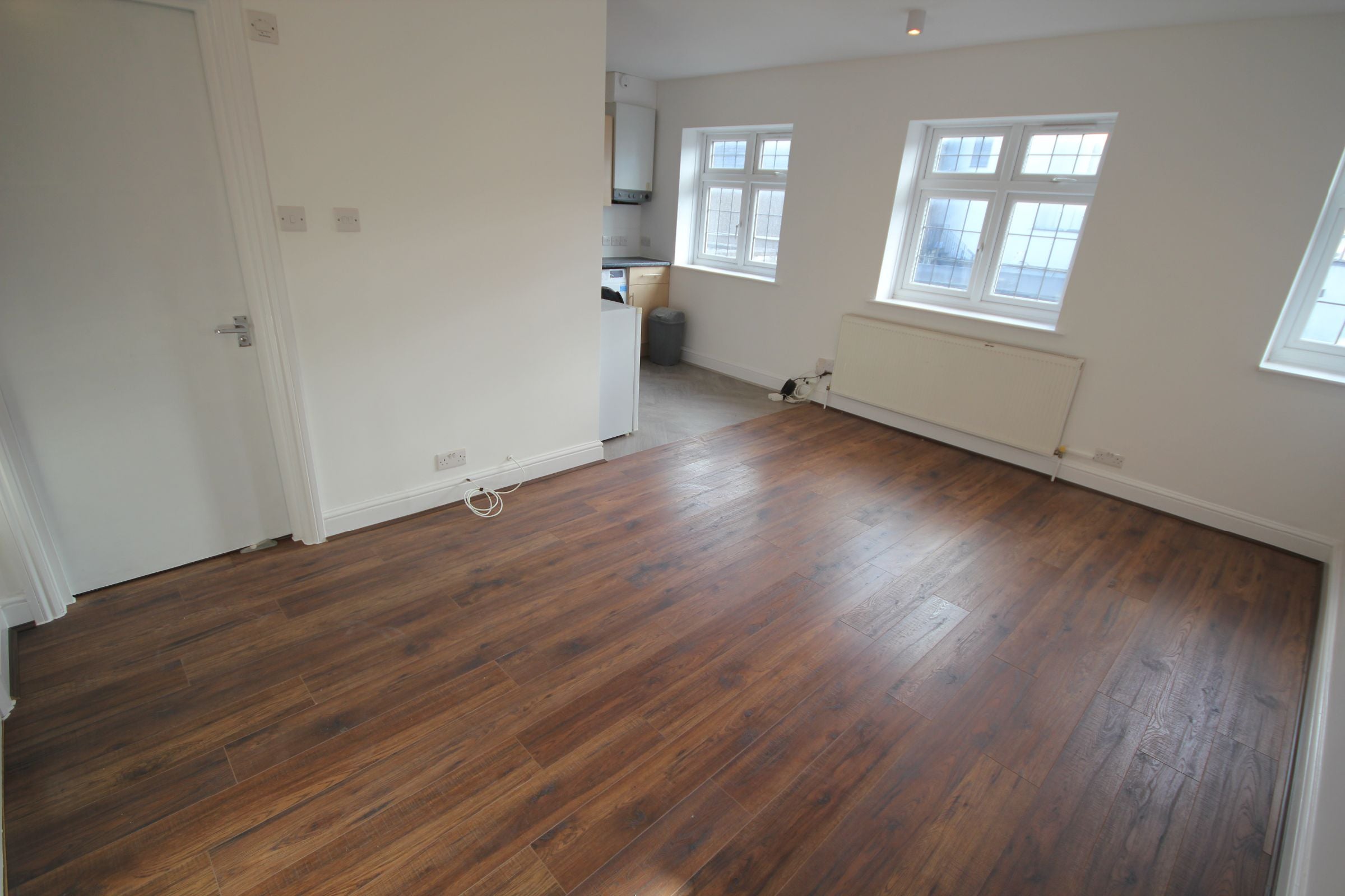 Flat Greenhill Road in Greater London