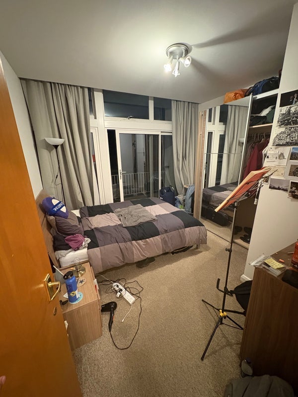 Flat Newington Causeway in Greater London