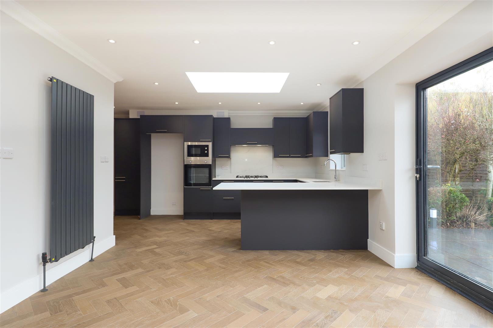 House Herlwyn Avenue in Greater London