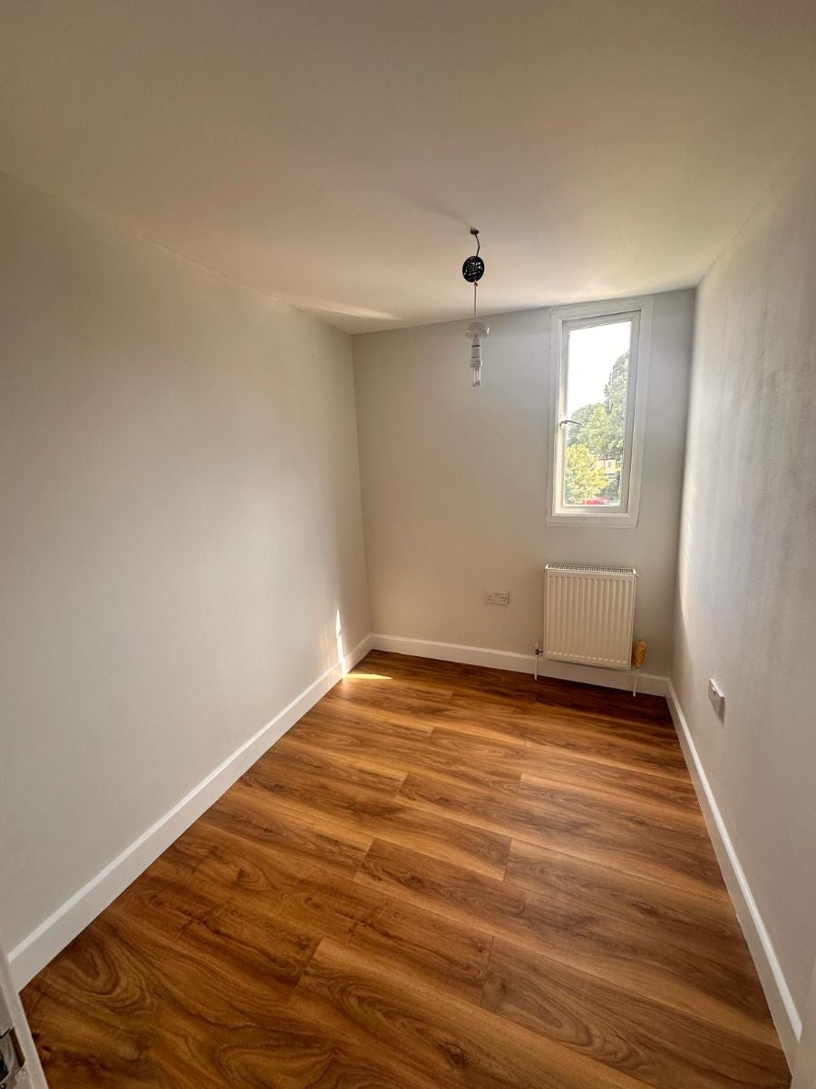 Flat Verwood Road in Greater London