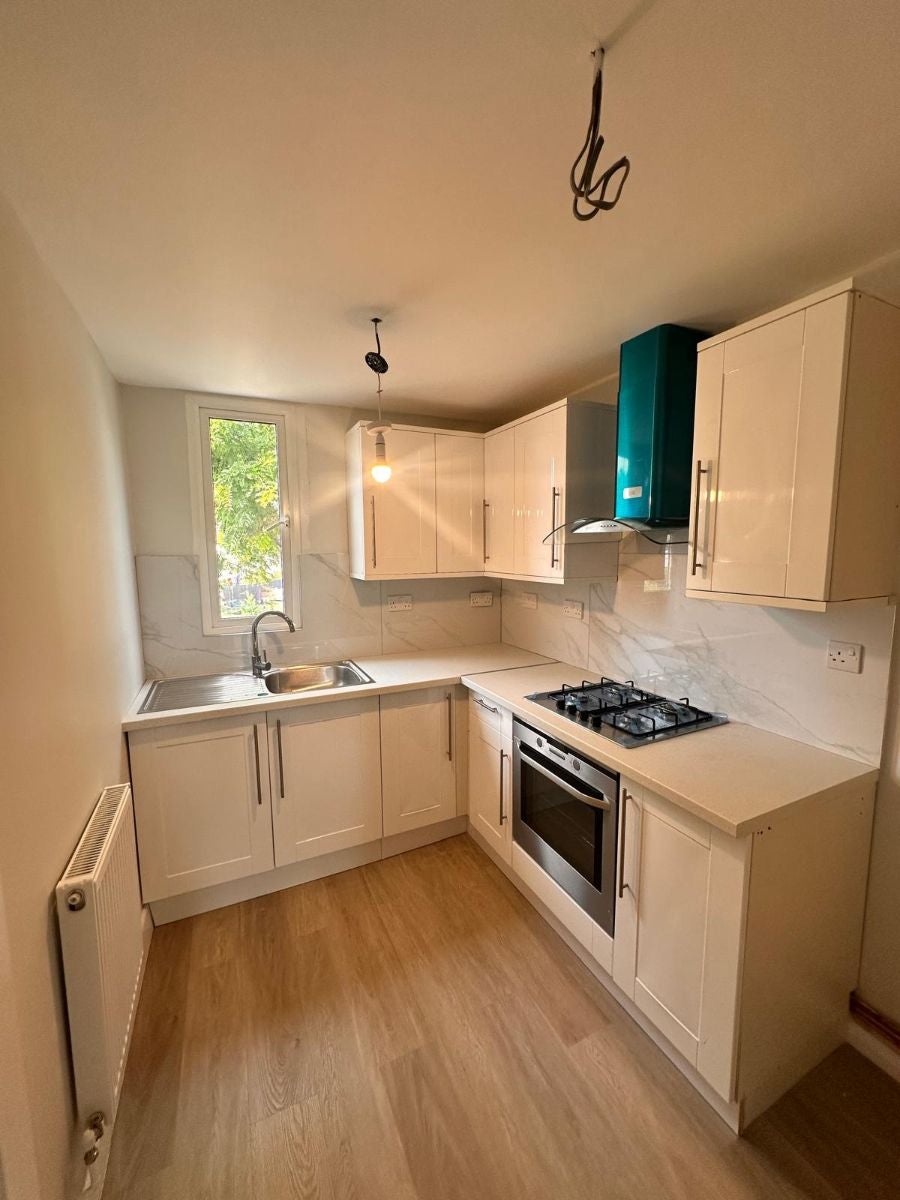 Flat Verwood Road in Greater London