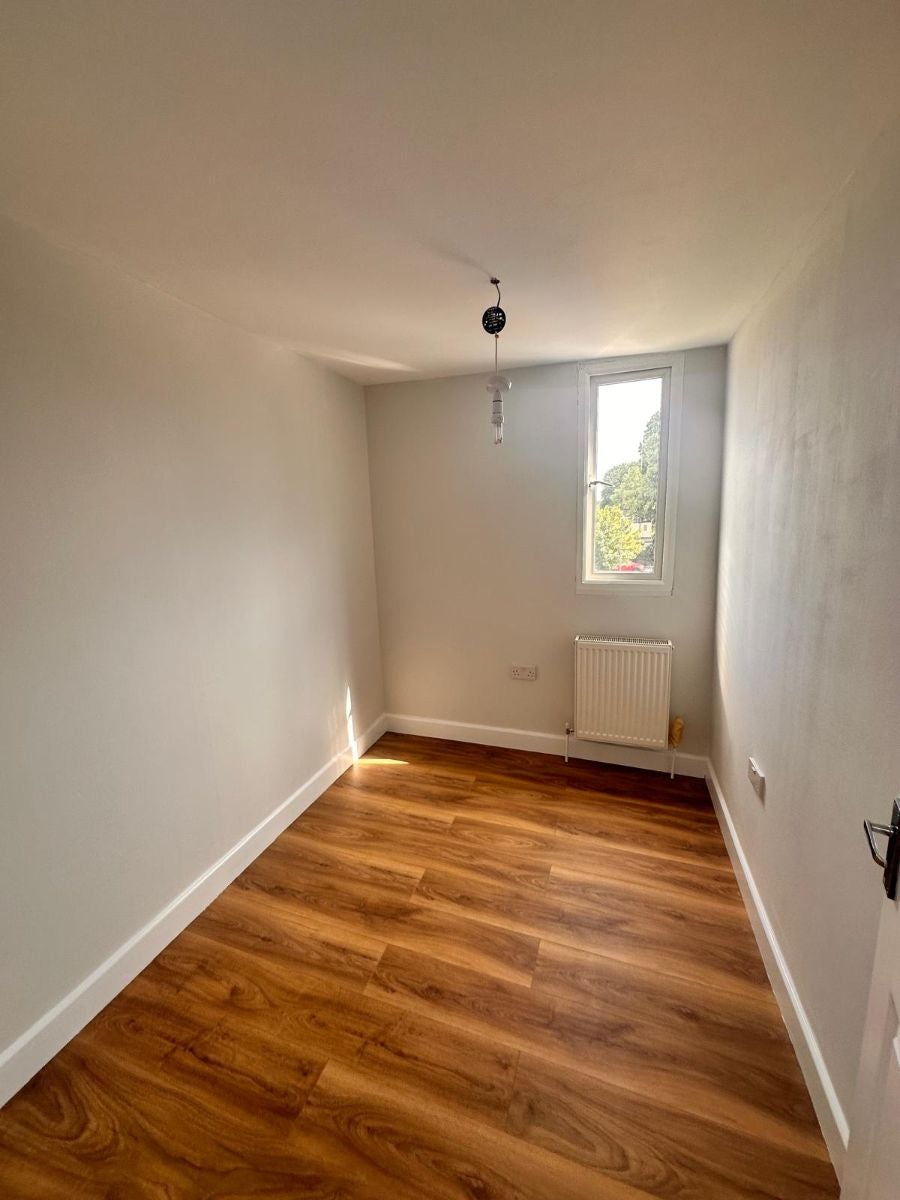 Flat Verwood Road in Greater London