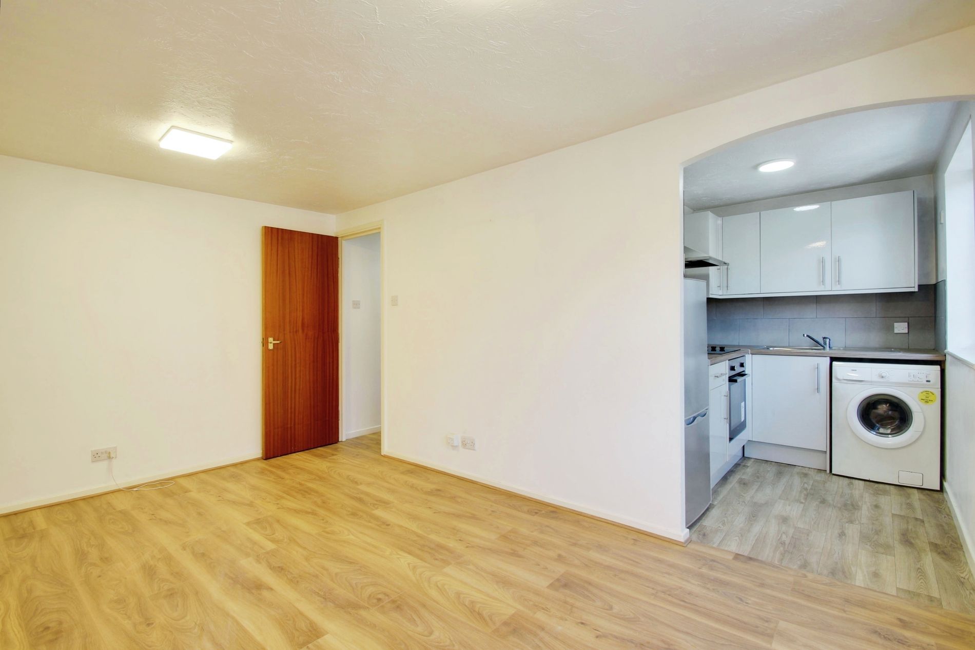 Flat Knowles Close in Greater London