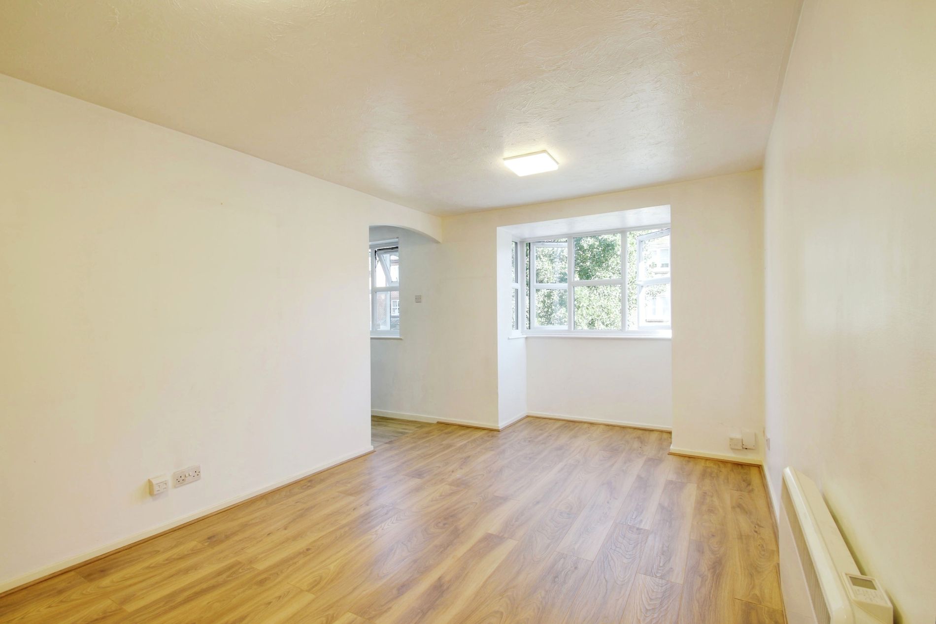 Flat Knowles Close in Greater London