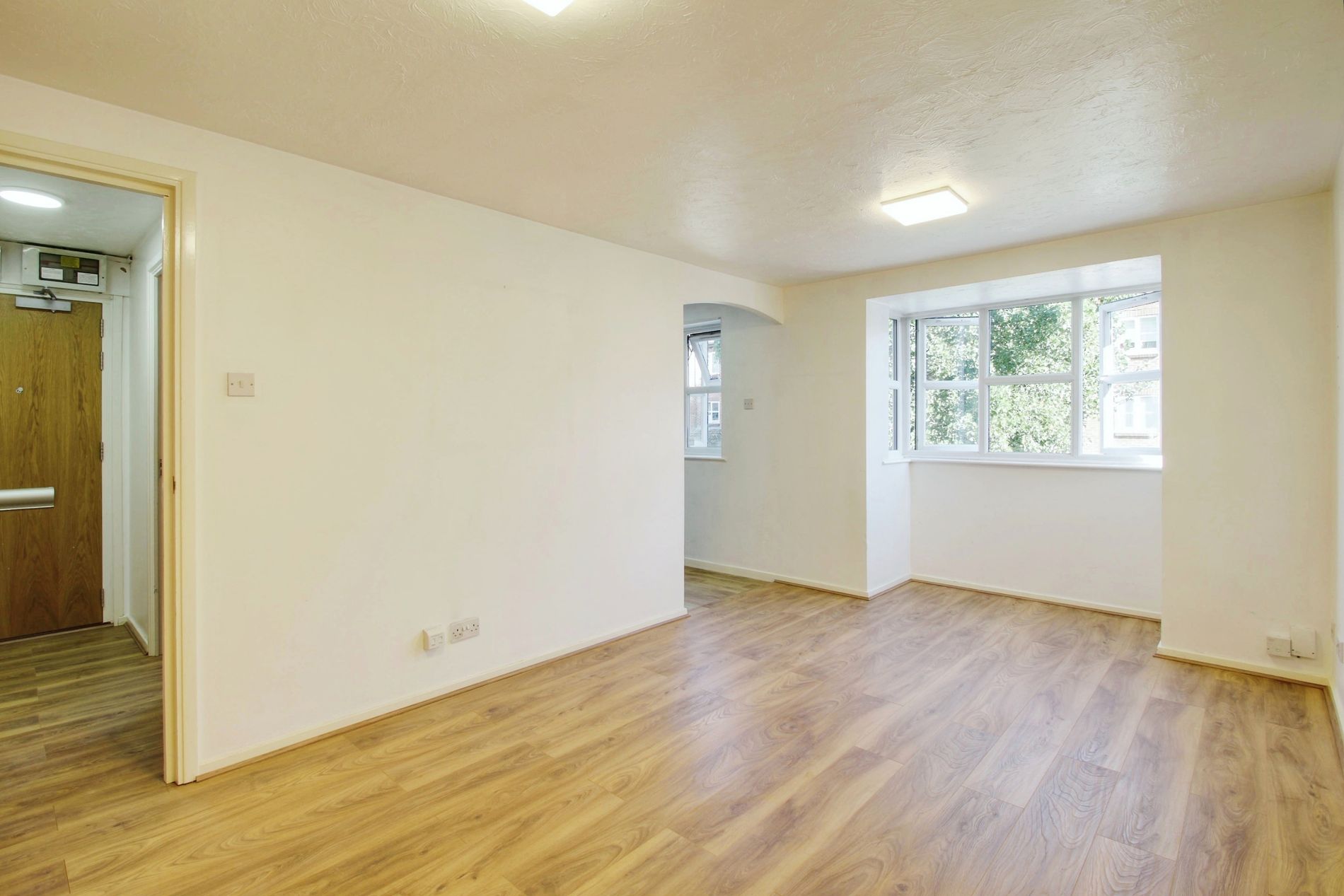 Flat Knowles Close in Greater London