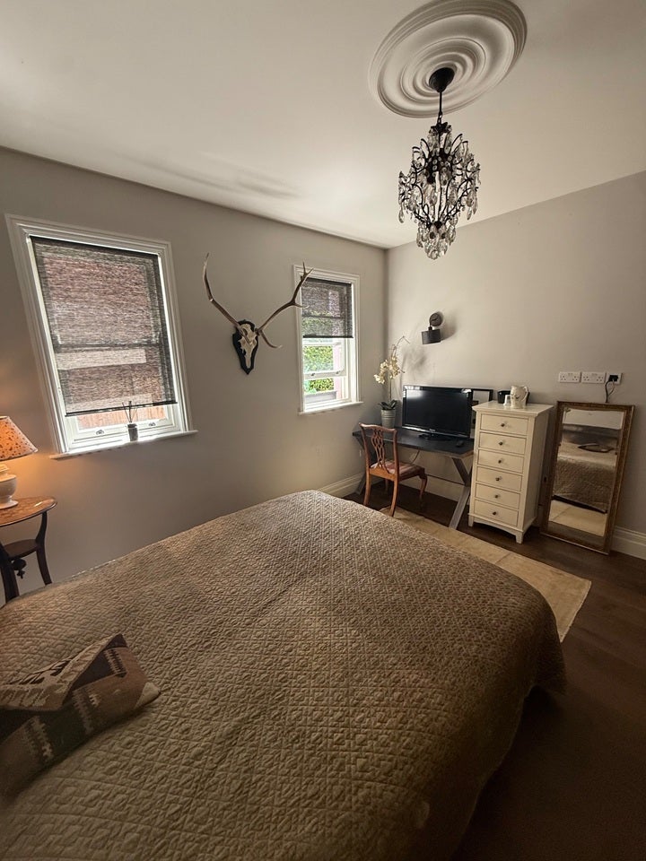 Room Acton Lane in Greater London