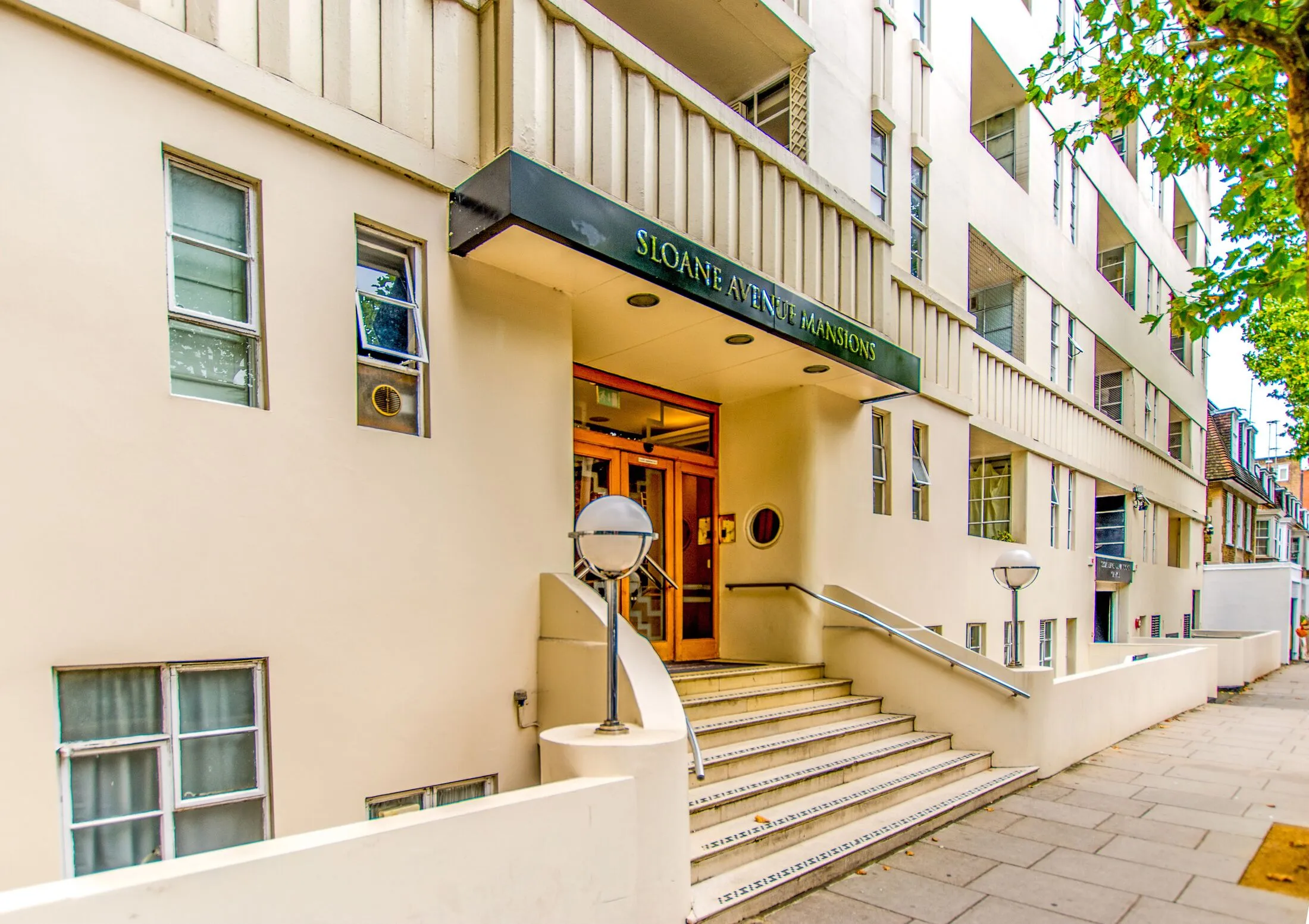 Flat Brompton Road in Greater London