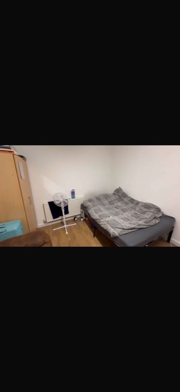 Room Wood Road in Pontypridd