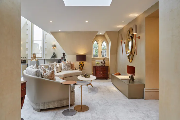 Flat Rose Square in Greater London
