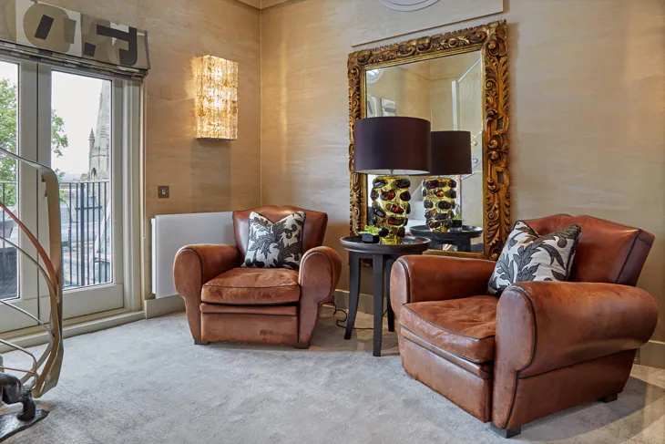 Flat Rose Square in Greater London