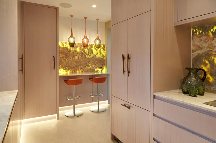Flat Rose Square in Greater London