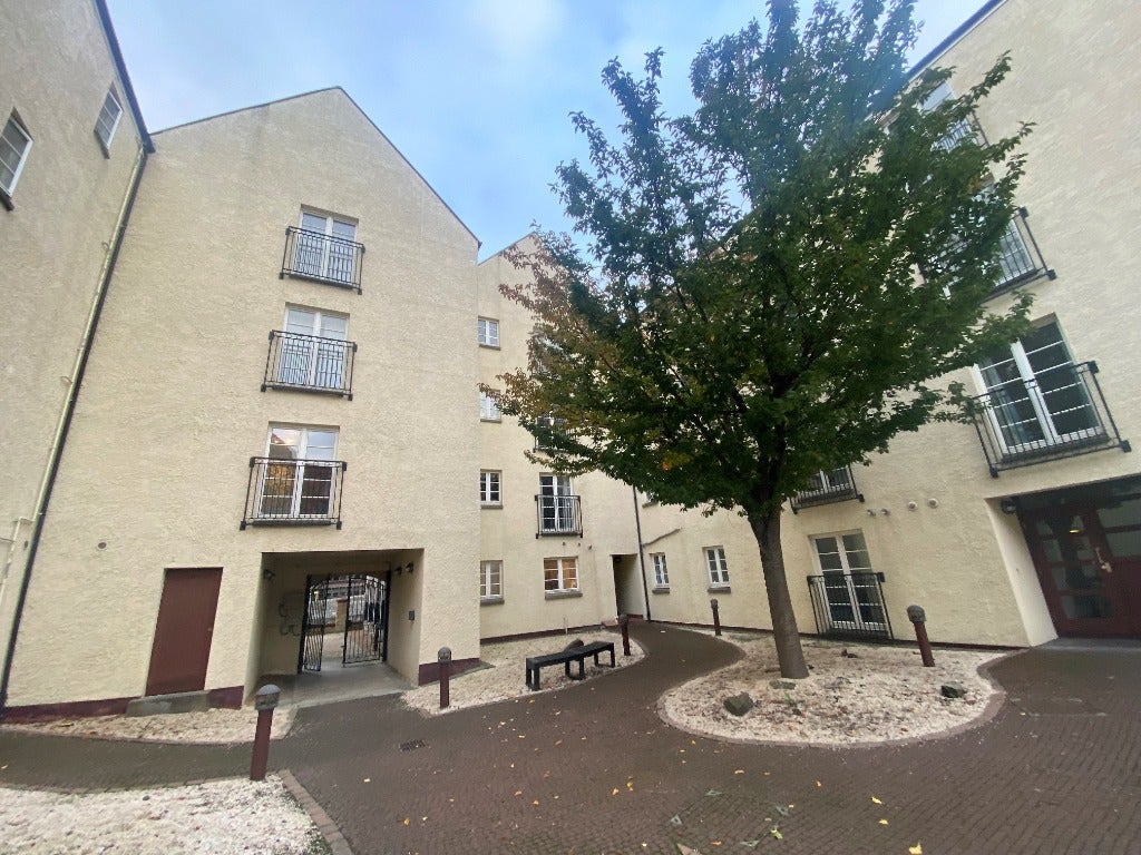 Flat Dalry Gait in City of Edinburgh