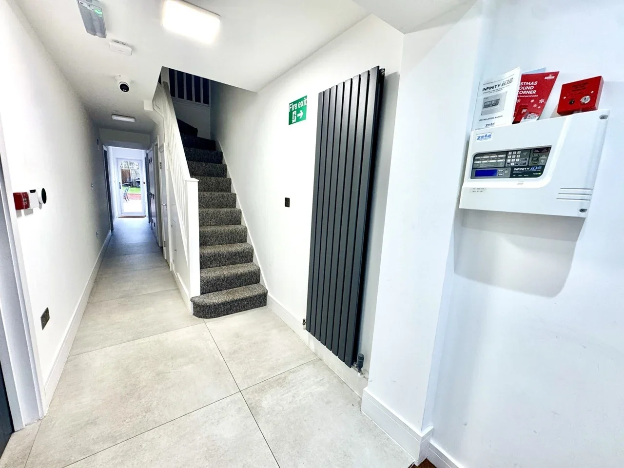 Room Abbey Parade in Greater London