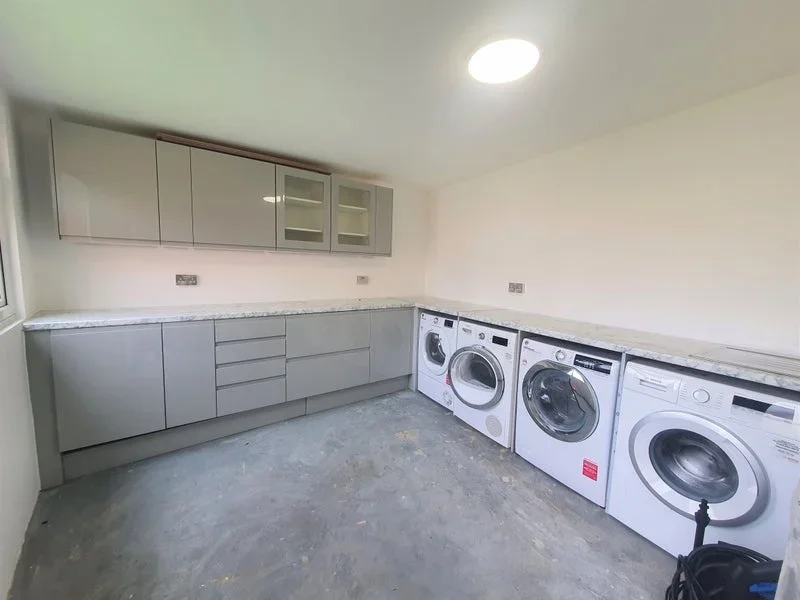 Room Abbey Parade in Greater London