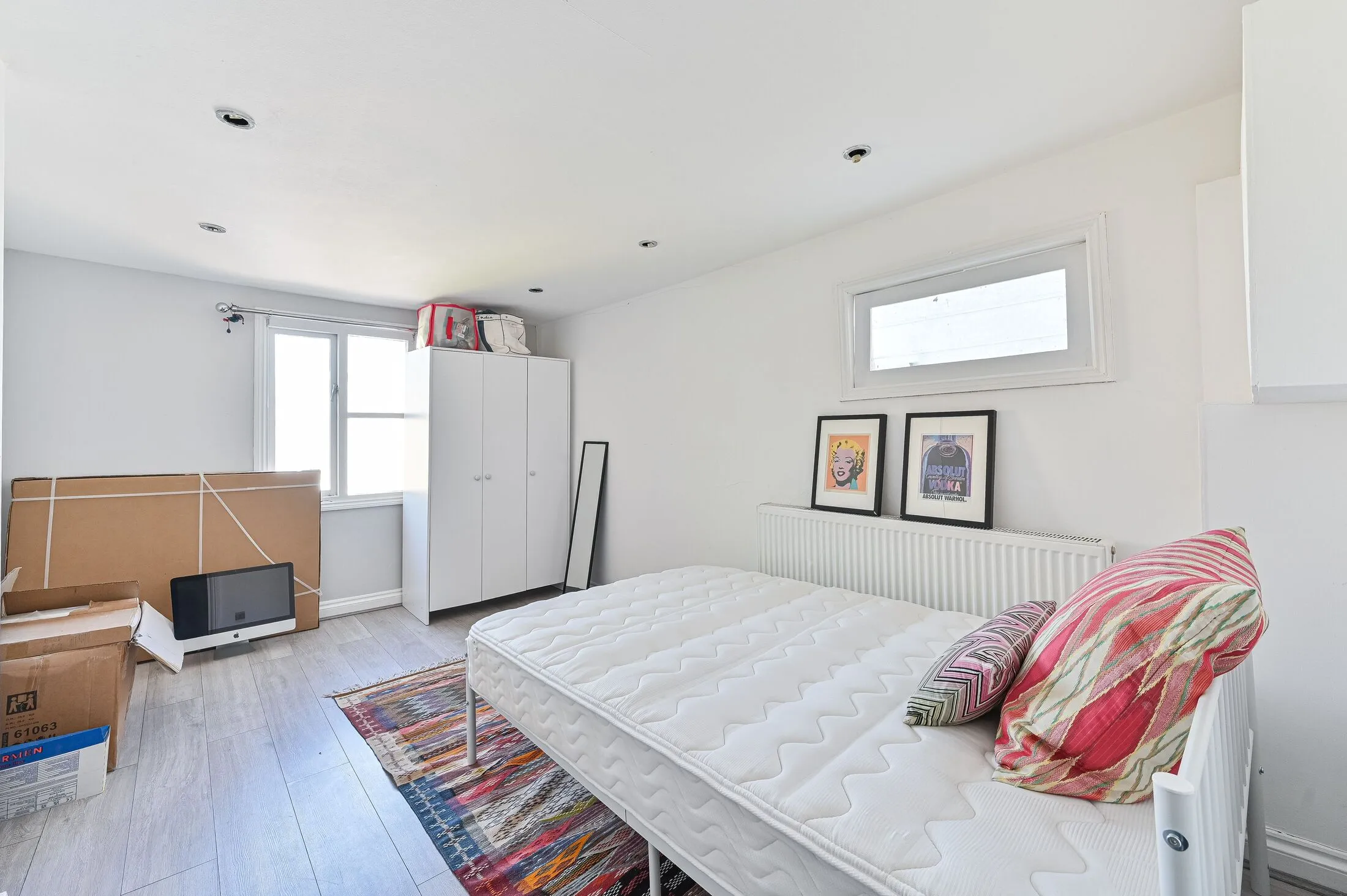Flat Ostade Road in Greater London