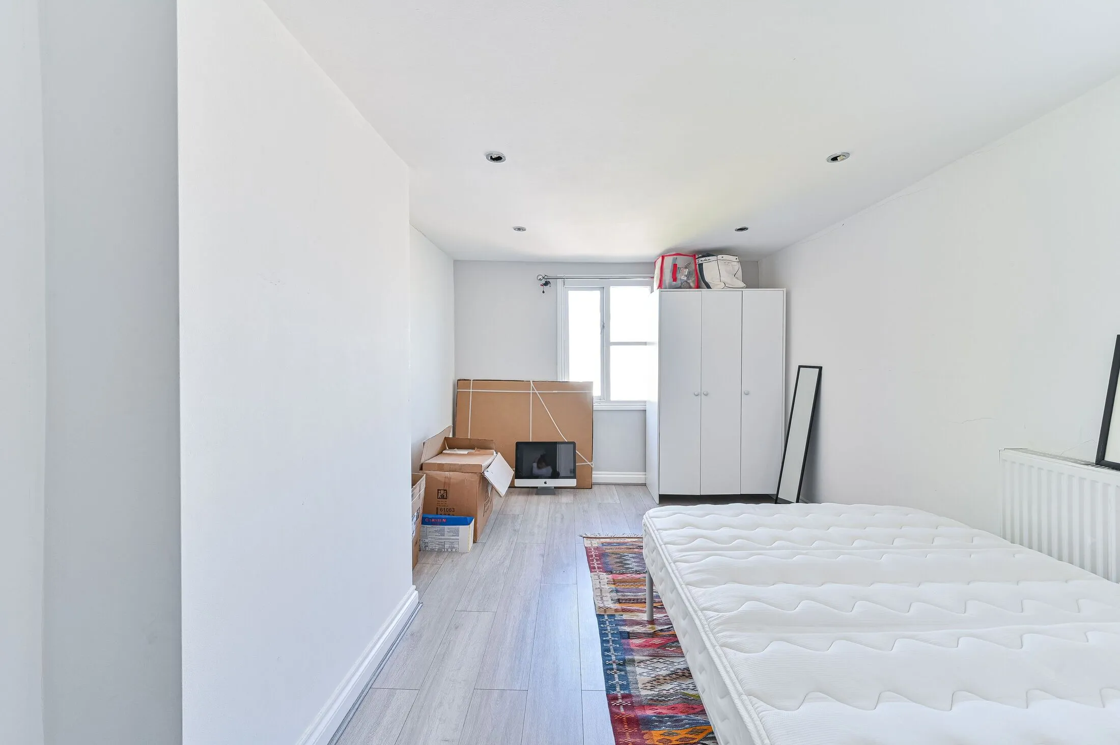 Flat Ostade Road in Greater London