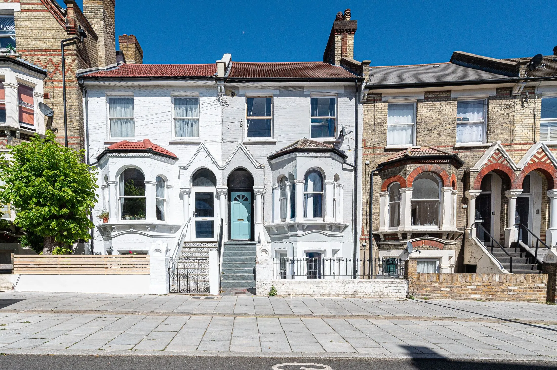 Flat Ostade Road in Greater London