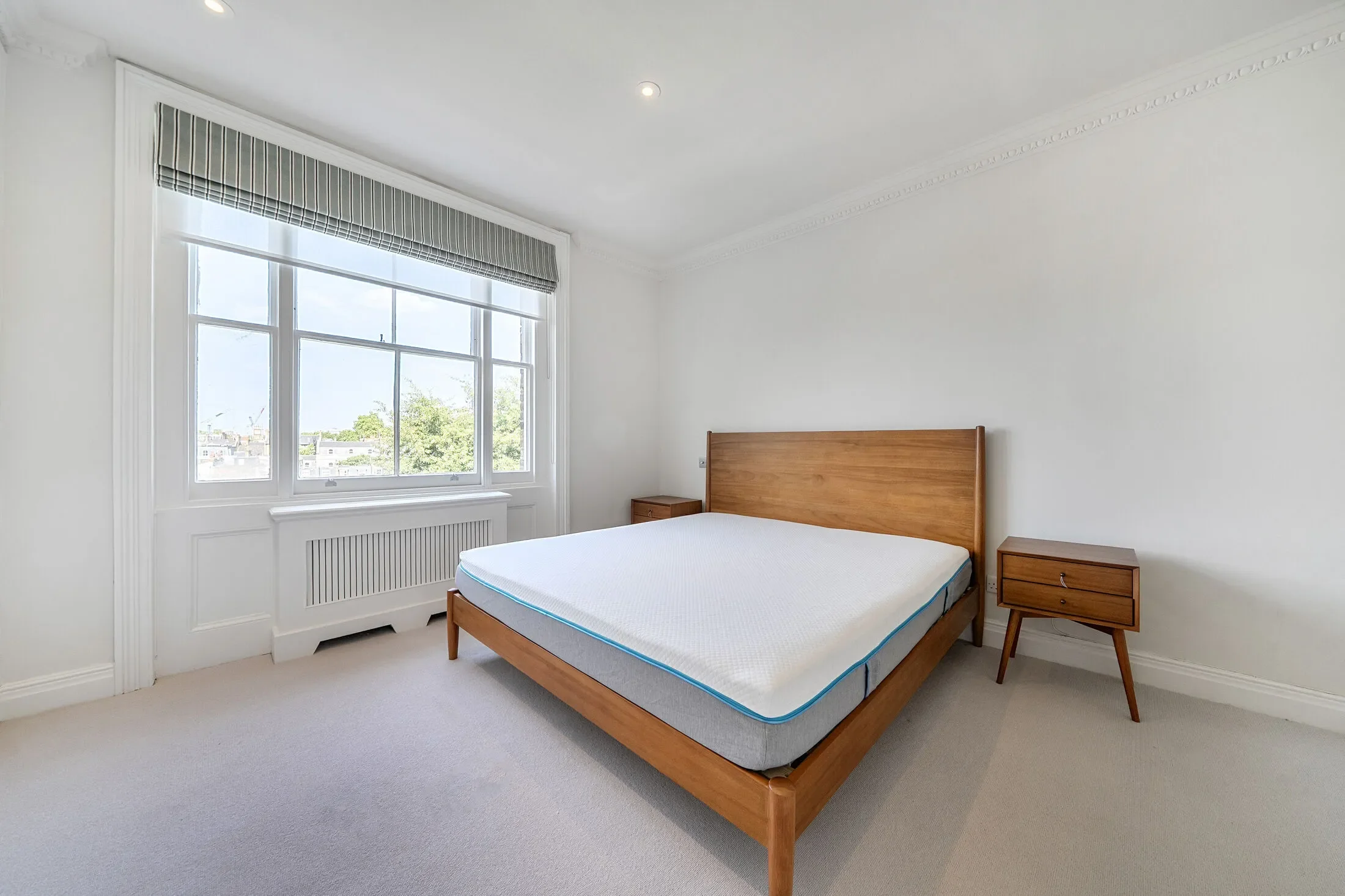 Flat Cranley Gardens in Greater London