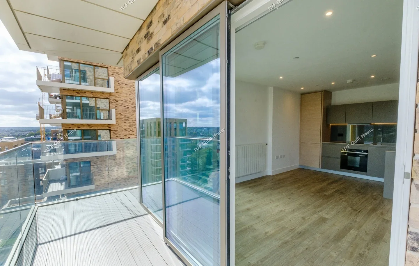 Flat Plowden Road in Greater London
