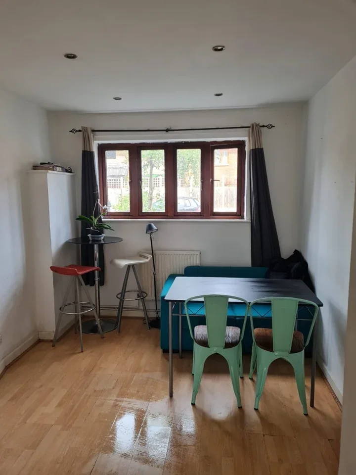 Room Tupelo Road in Greater London