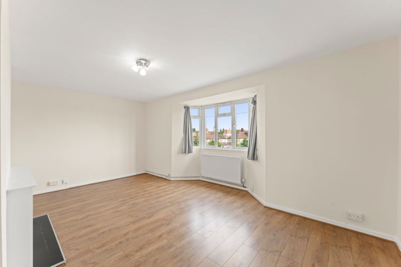 Flat Grand Drive in Greater London