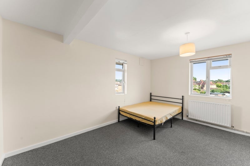 Flat Grand Drive in Greater London