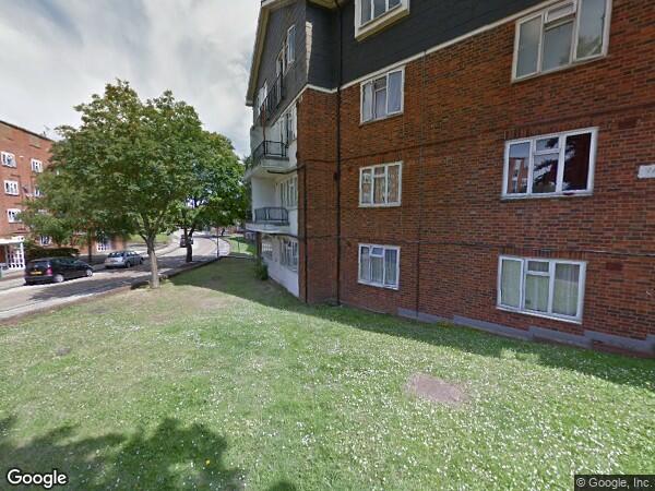 Flat Central Avenue in Greater London