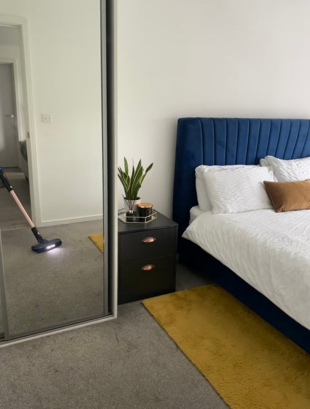 Room Hatton Gardens in Salford