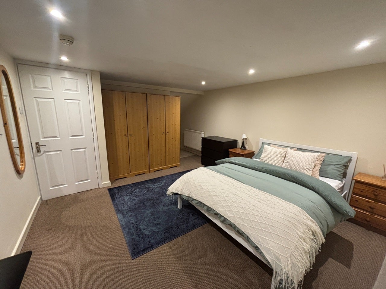 Room Cowper Street in Northampton