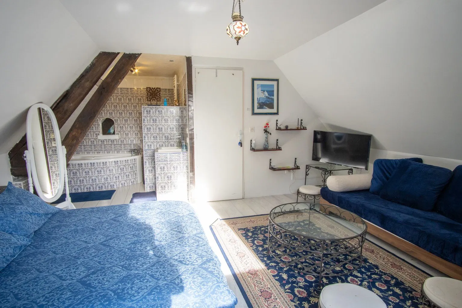 Room Rue Pinard in La Couture-Boussey
