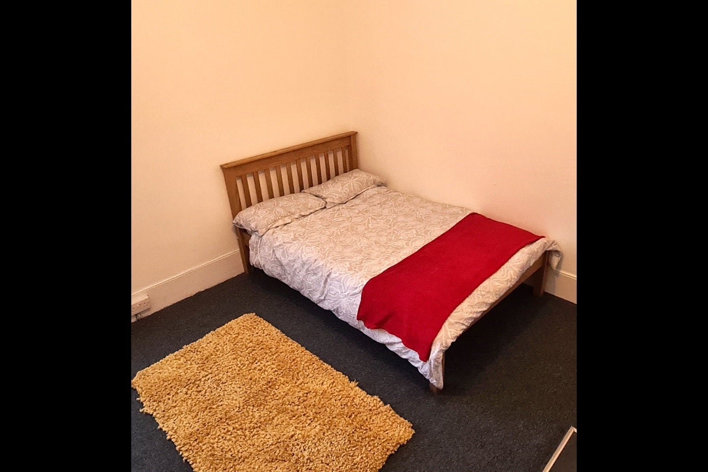 Room Landguard Road in Southampton