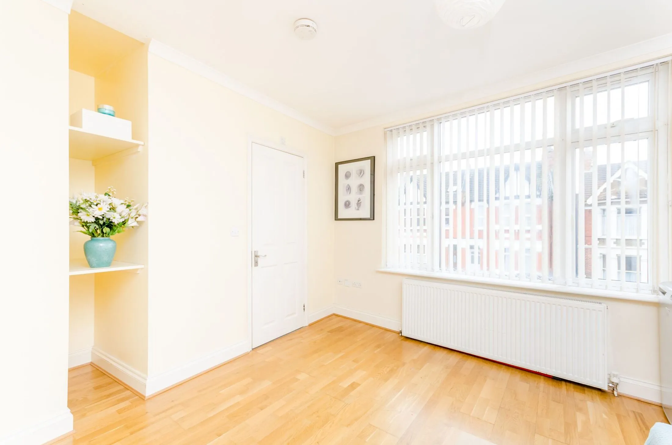 Flat Welldon Crescent in Greater London