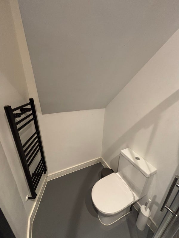Room Mayville Avenue in Bristol