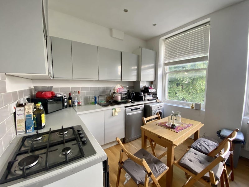 Room Freegrove Road in Greater London
