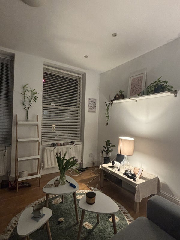 Room Freegrove Road in Greater London