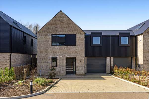 House Sandpiper Close in Ashford