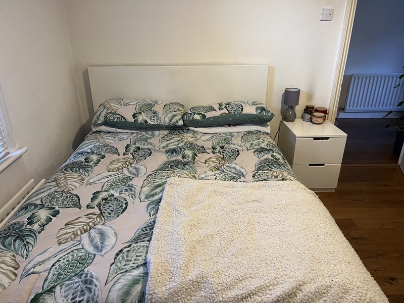 Room Furzefield Road in Greater London
