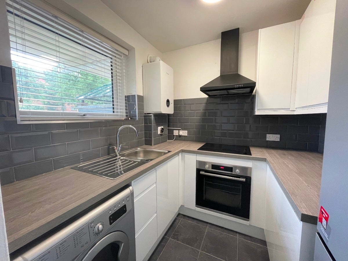 Flat Ordsall Lane in Salford