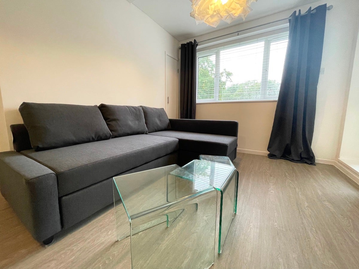 Flat Ordsall Lane in Salford