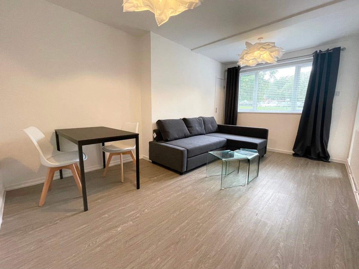 Flat Ordsall Lane in Salford