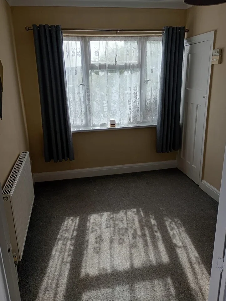 Flat London Road in Borough of Spelthorne