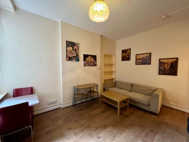 Flat Sciennes Road in City of Edinburgh
