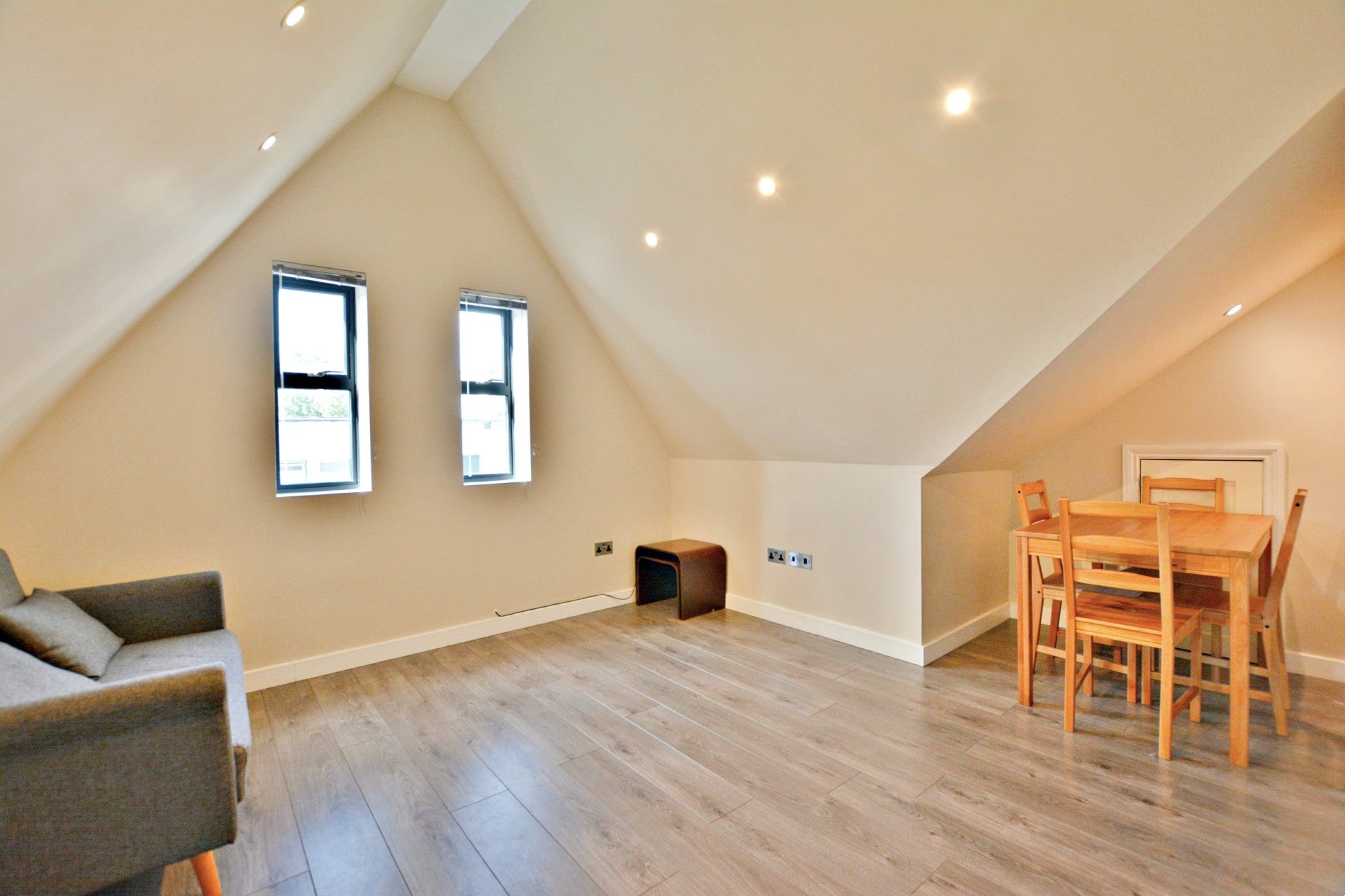Flat Peach Street in Wokingham