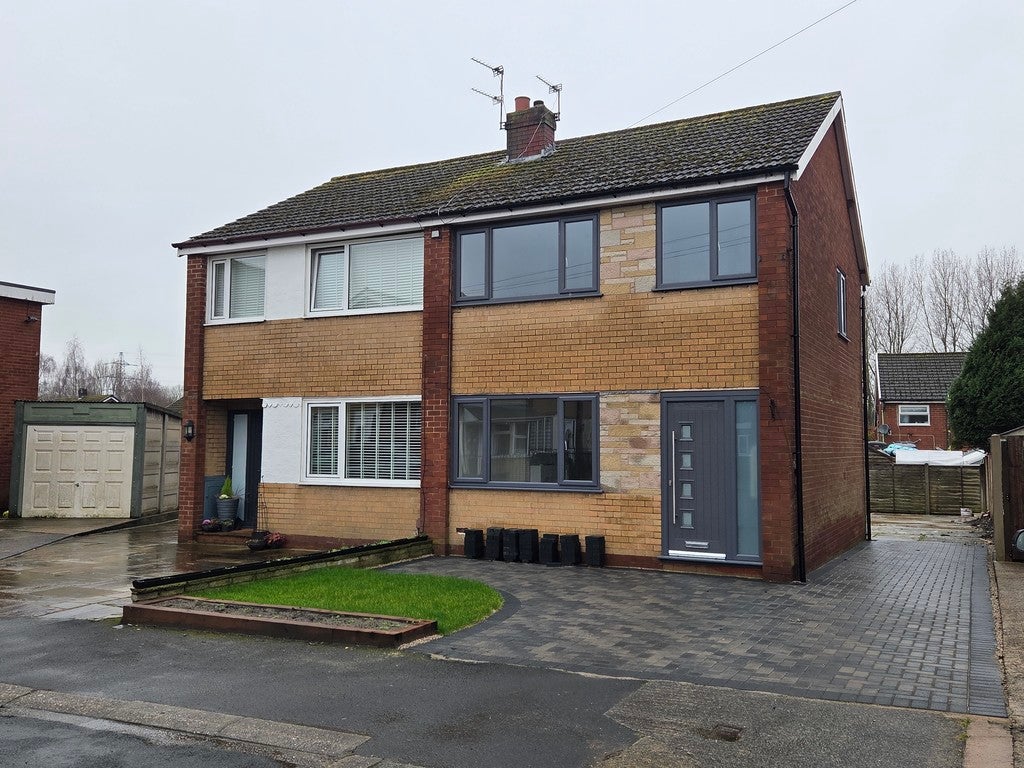 House Langholm Close in South Ribble