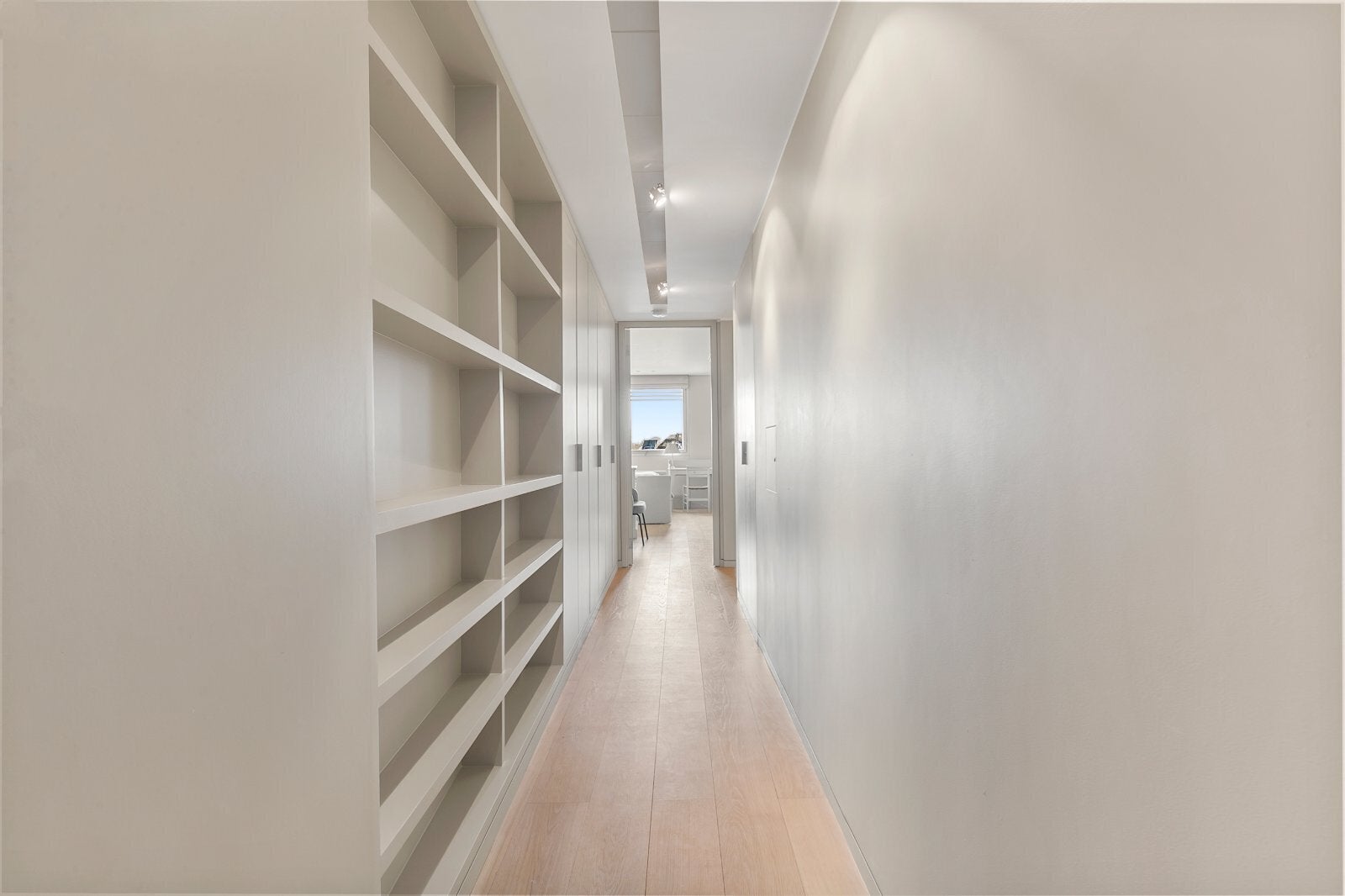 Flat Hester Road in Greater London