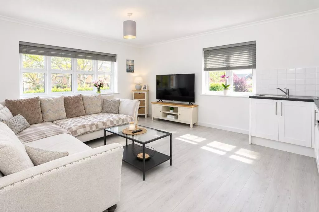 Flat Woodfield Close in Mole Valley