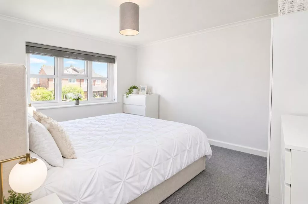 Flat Woodfield Close in Mole Valley