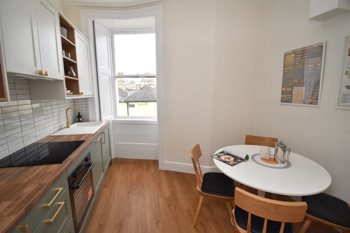 Flat Ringswell Gardens in Bath