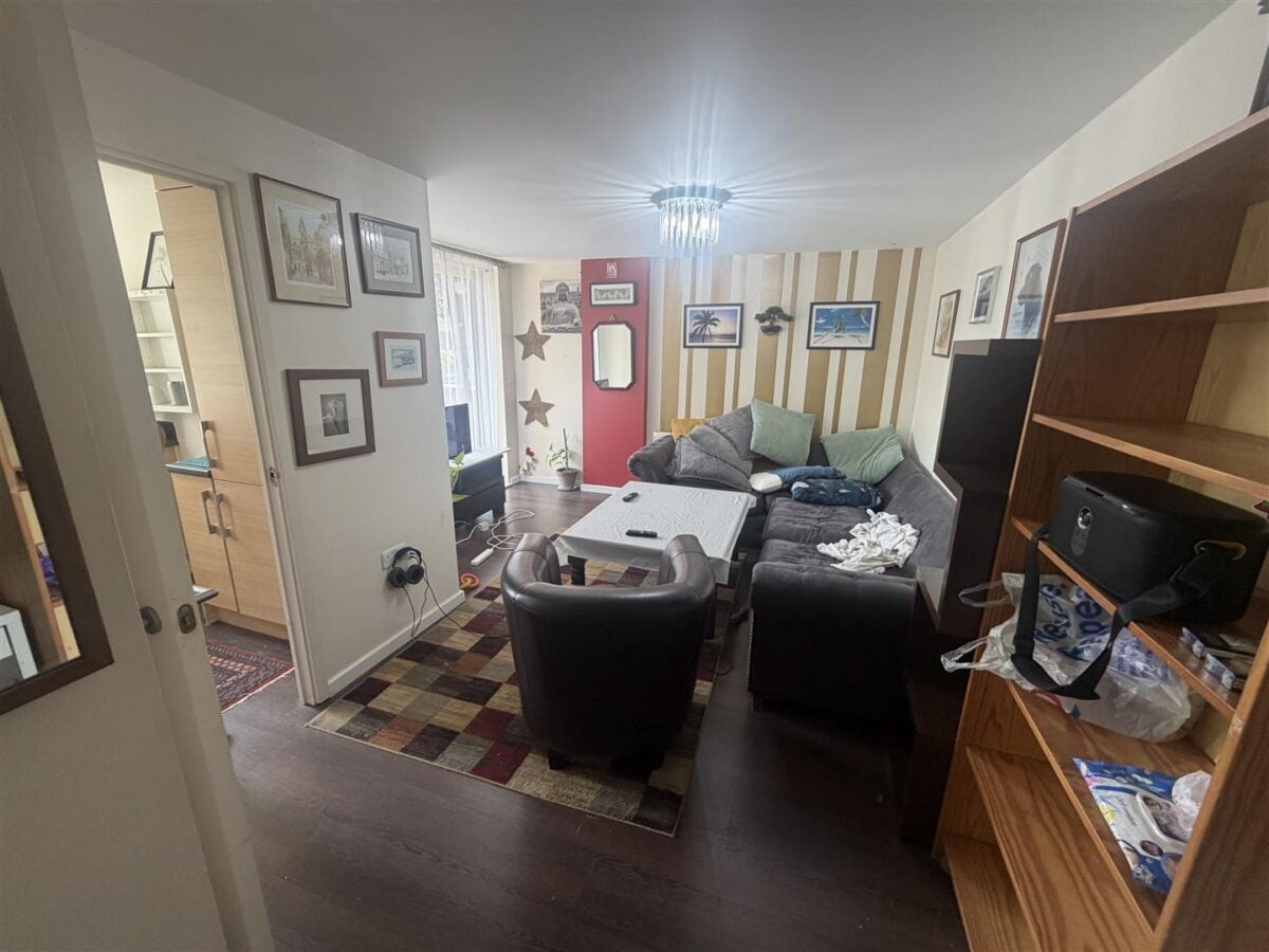 Flat Nursery Road in Greater London