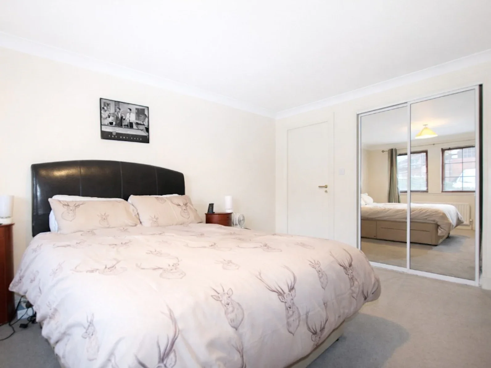 Flat Orchard Brae Avenue in City of Edinburgh